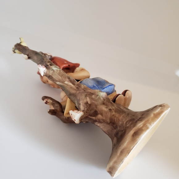 Hummel Apple Tree Girl #141 Crown TMK-1 - Picture 6 of 10